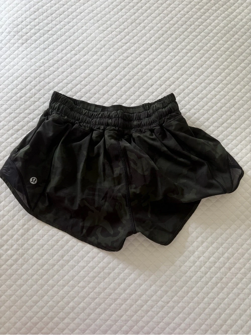 lululemon athletica Women's Black Camo Athletic Shorts Size 2